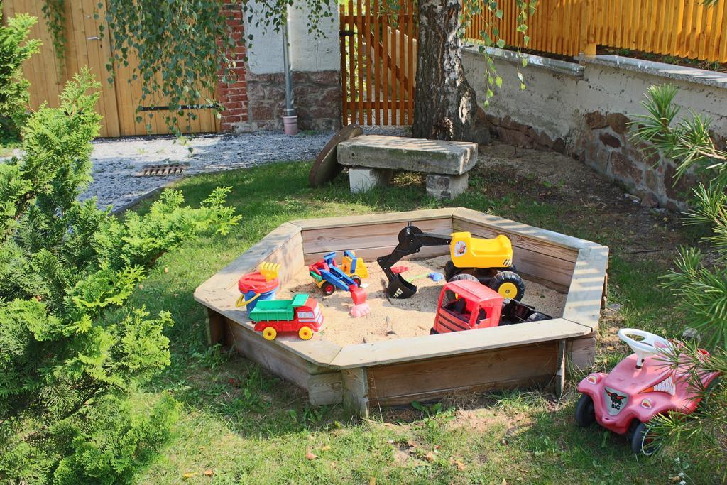 Ferienhof Graefe - 3-Seiten Hof Mit Grossem Garten, Pool & Sauna Meißen 외부 사진